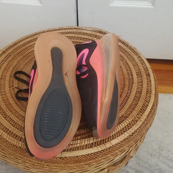 Nike Youth Airmax 720 Pink And Black Rise Athletic Sneakers - Picture 5 of 10